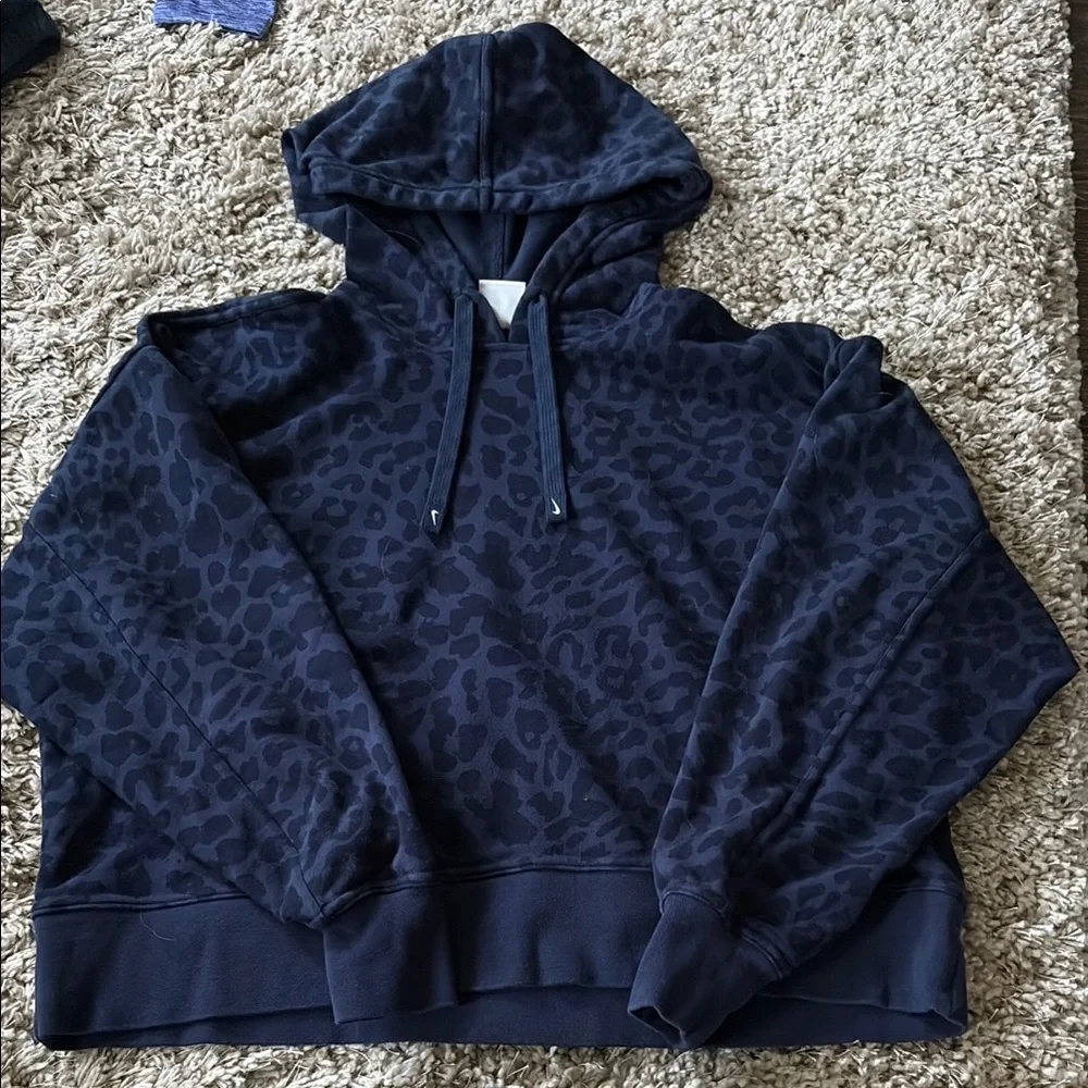 Nike navy cheetah print cropped hoodie - Picture 1 of 1